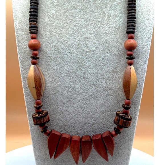 Vintage Bohemian Wooden Beaded Necklace.  C19 - Picture 3 of 12